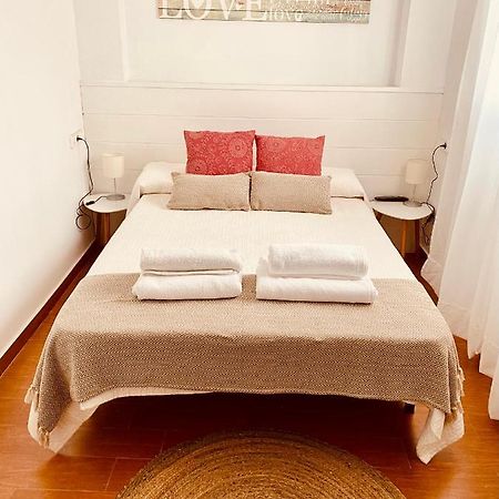 El Reloj Del Viajero Apartman Sevilla Kültér fotó