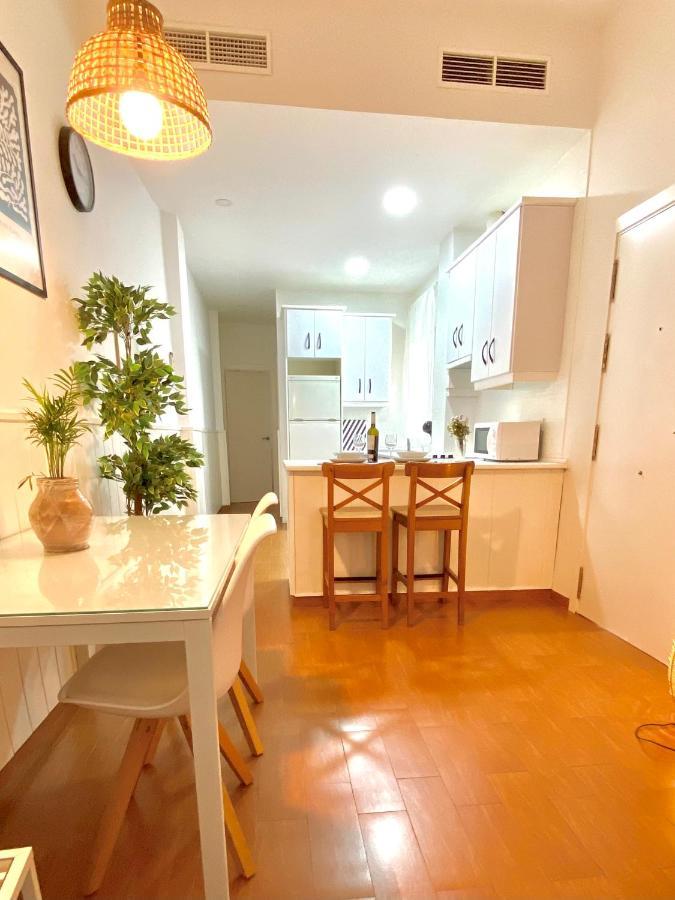 El Reloj Del Viajero Apartman Sevilla Kültér fotó
